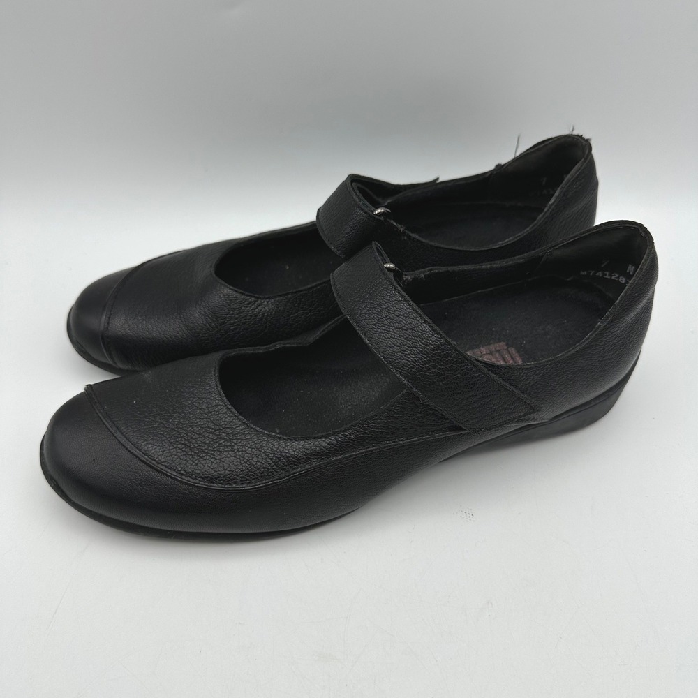 Munro American Mary Jane Shoes Women 7 Narrow Black Leather Strap Flats M741281